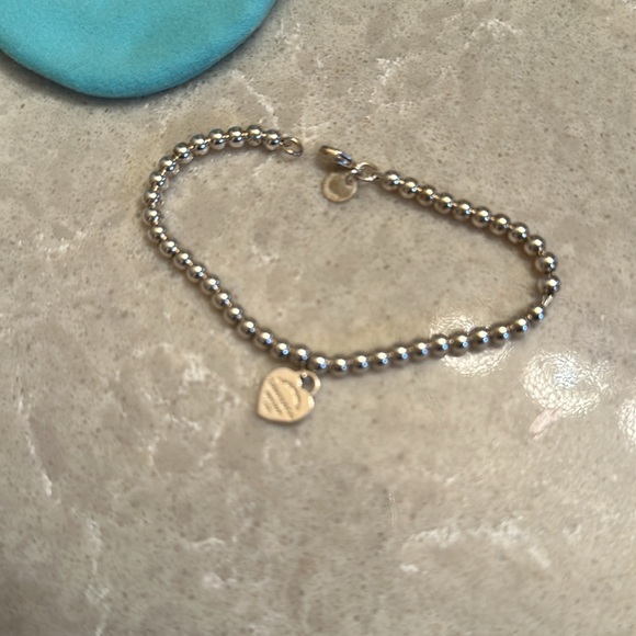 Only worn twice return to Tiffany silver beaded bracelet like new condition - Picture 3 of 3